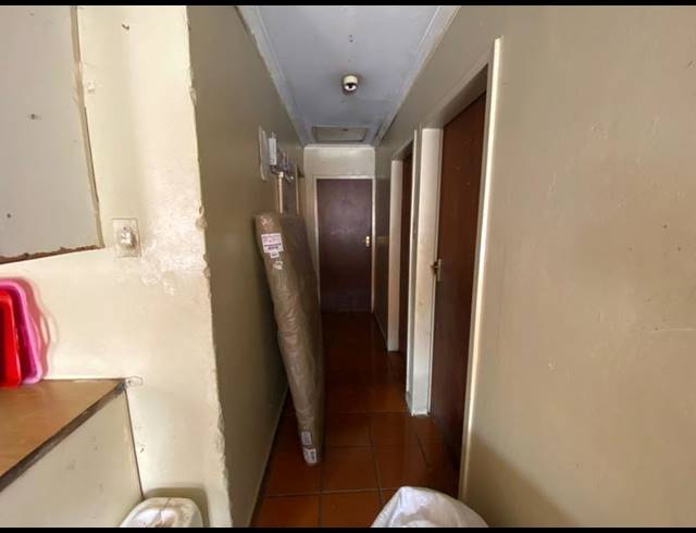5 BEDROOM HOUSE FOR SALE IN VREDEDORP